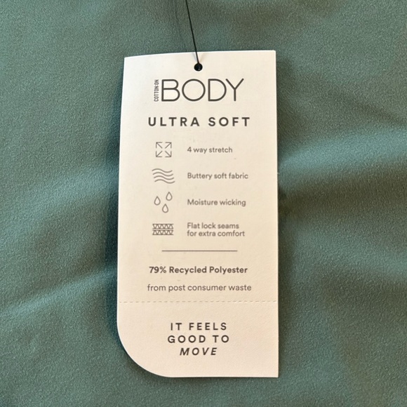 Green t shirt NWT - Picture 3 of 3